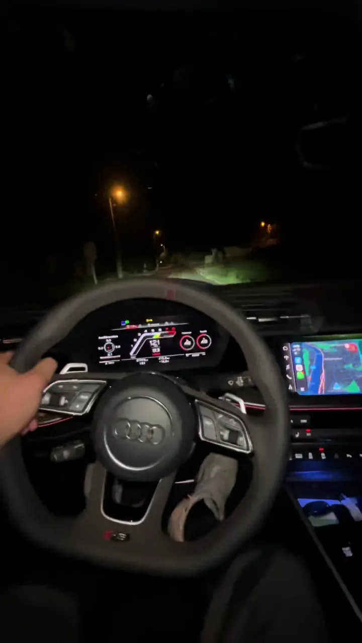 au volant de l'Audi RS3